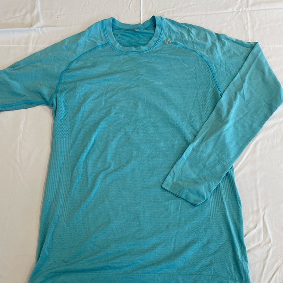 Lululemon Long sleeve - Picture 2 of 3
